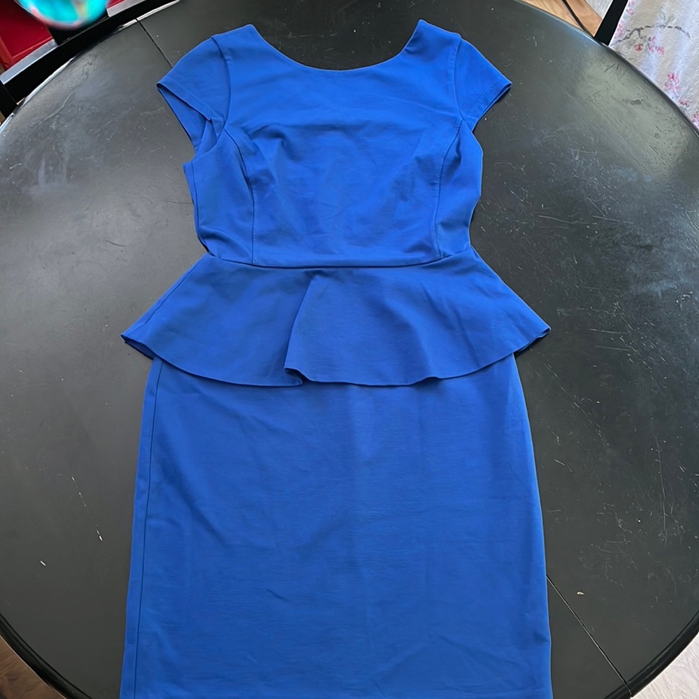 Banana Republic royal blue knit dress. NWT. Size 6. Cap sleeves. Peplum waist.